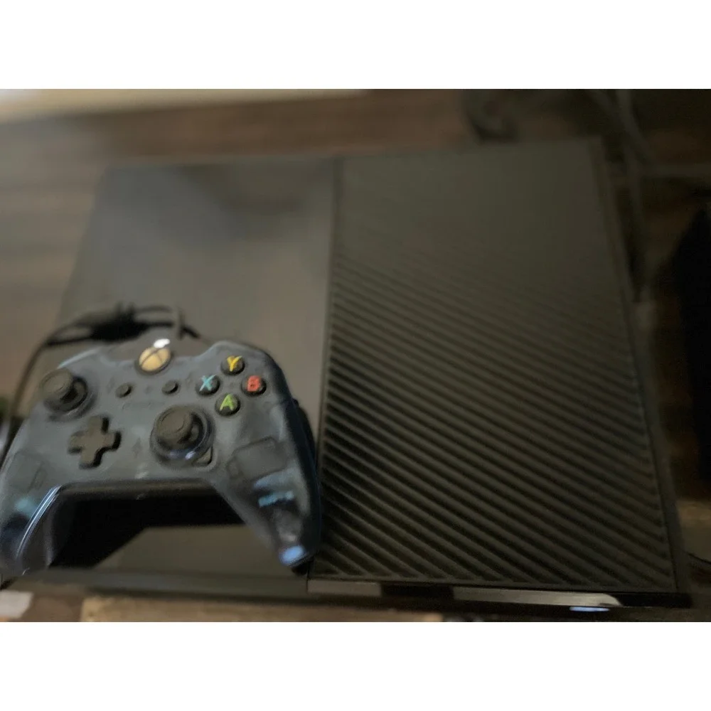 Microsoft Xbox One 500GB Console Bundle 2 Controllers 3 Games